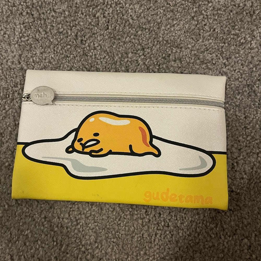 Omelet toiletry bag